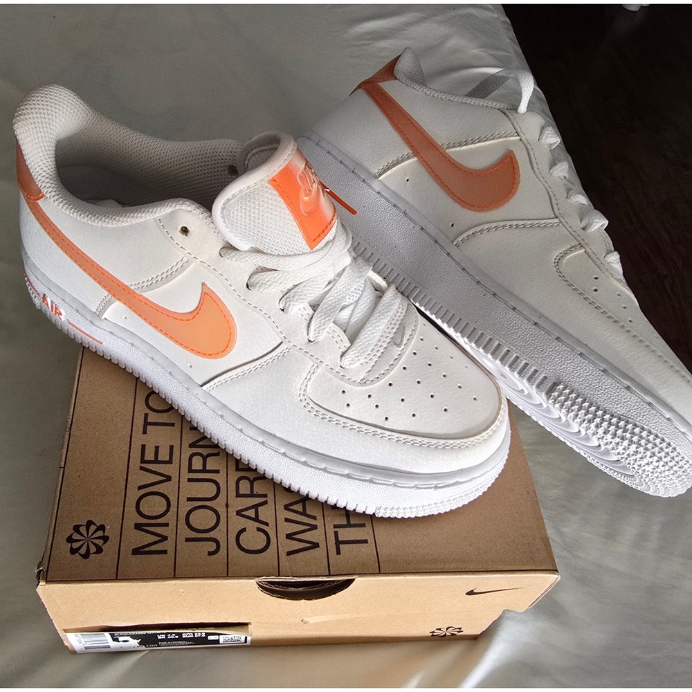 NIB Nike Air Force 1 (GS) White/Safety Orange Lenticular Sneakers Size 5Y 6.5W
